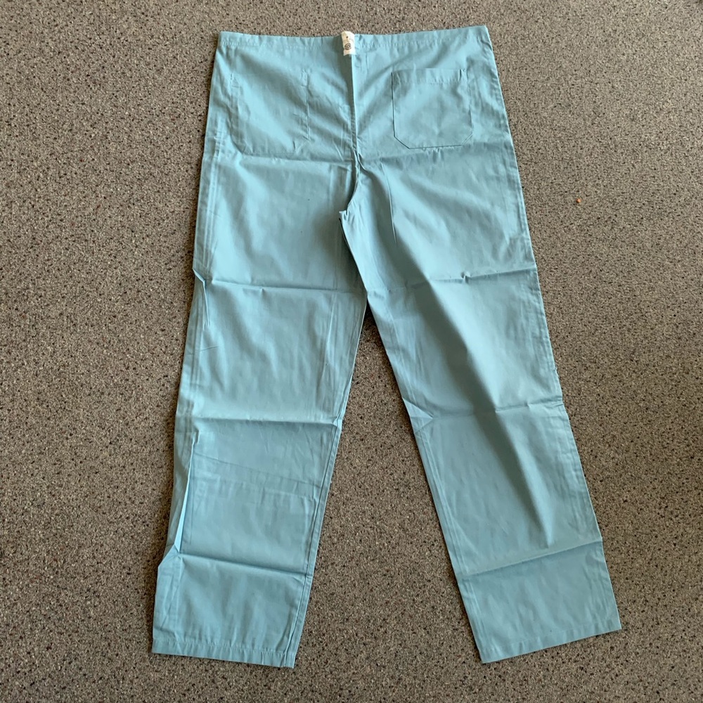 Scrub Set - Picture 4 of 5